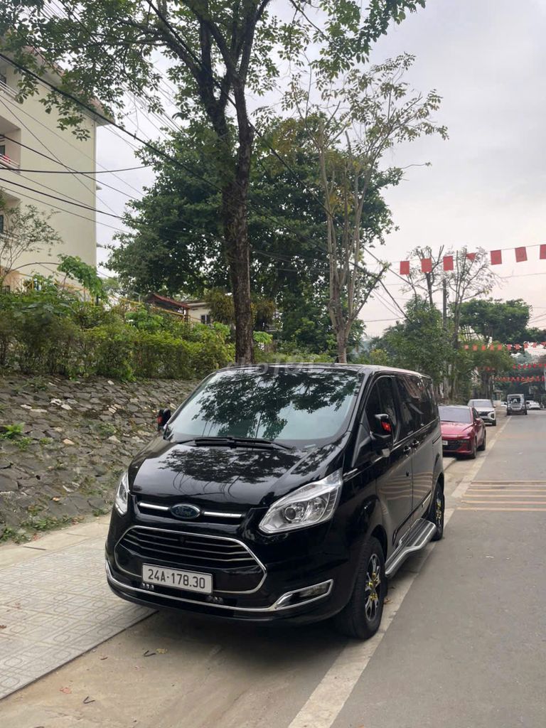 Ford Tourneo 2019 - ảnh 1
