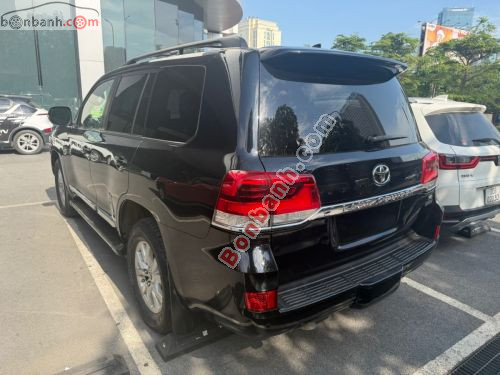 Toyota Land Cruiser 5.7 V8 2016 - ảnh 2