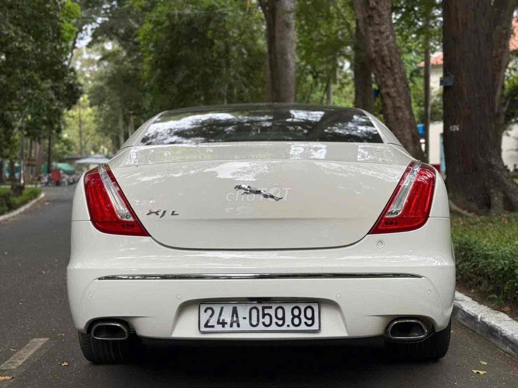 Jaguar 2011 - ảnh 3