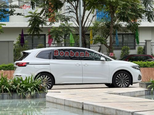 Volkswagen Viloran Luxury 2024 - ảnh 3