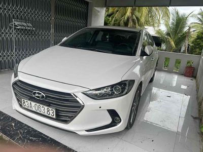Hyundai Elantra 2018 - ảnh 1