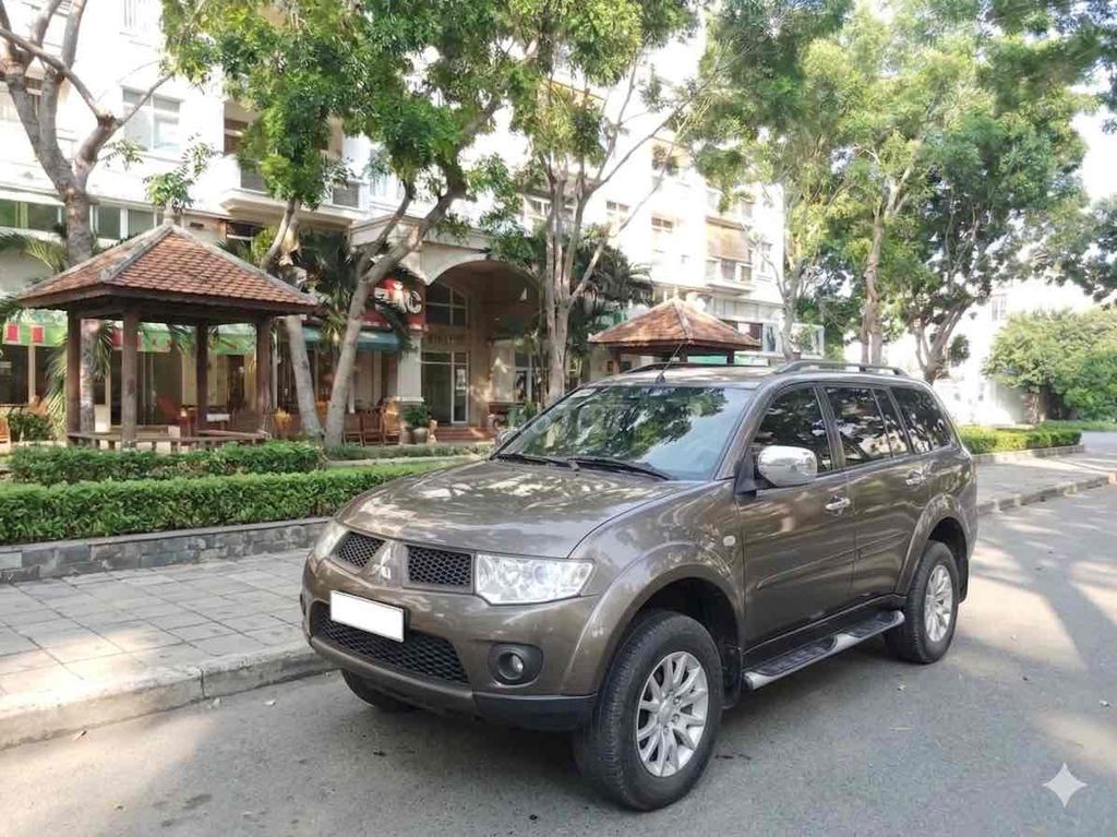 Mitsubishi Pajero Sport 2013 - ảnh 4