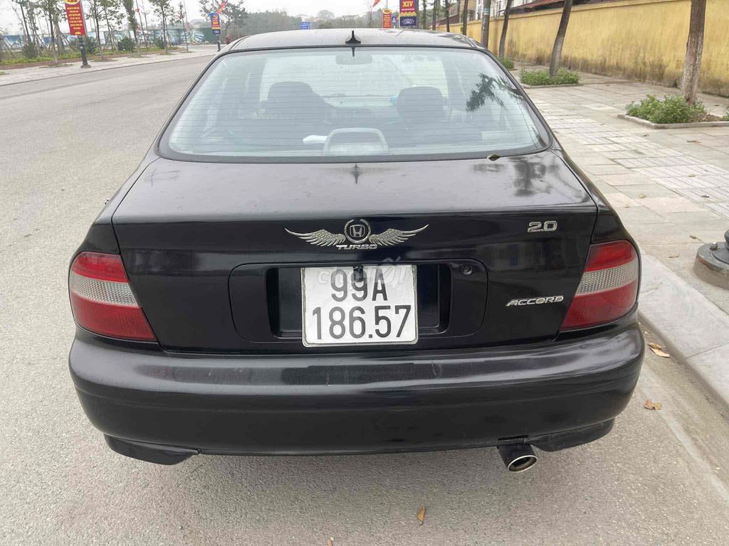Honda Accord 1994 - ảnh 2