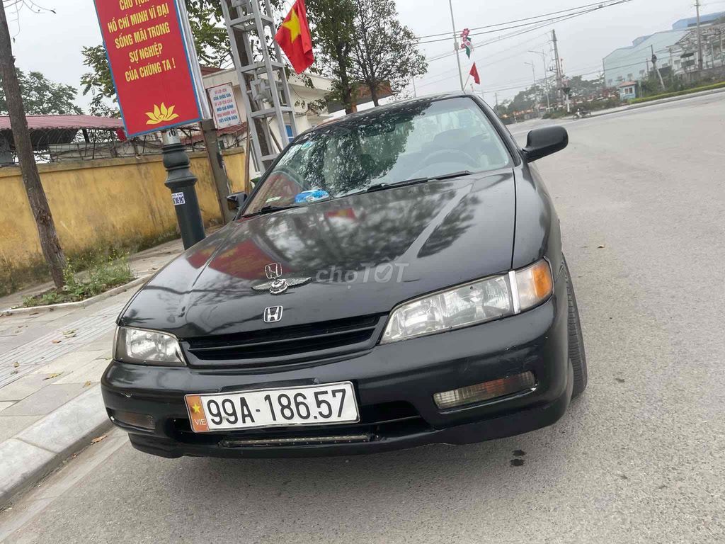 Honda Accord 1994 - ảnh 3