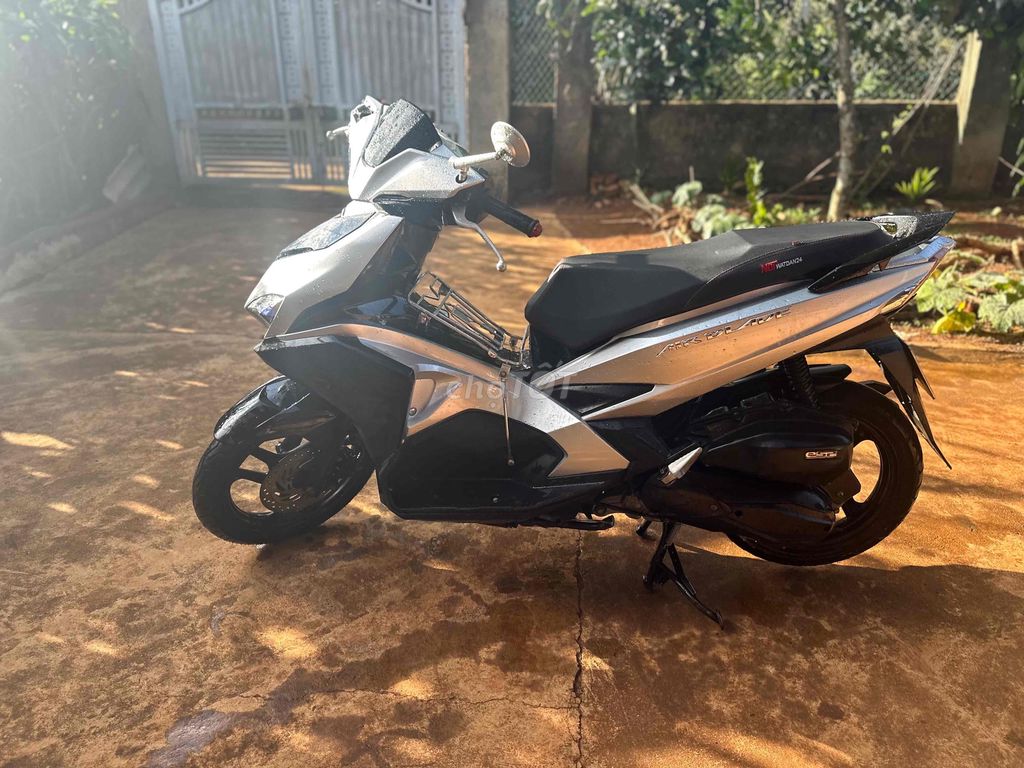 Honda Air Blade 2018 - ảnh 3