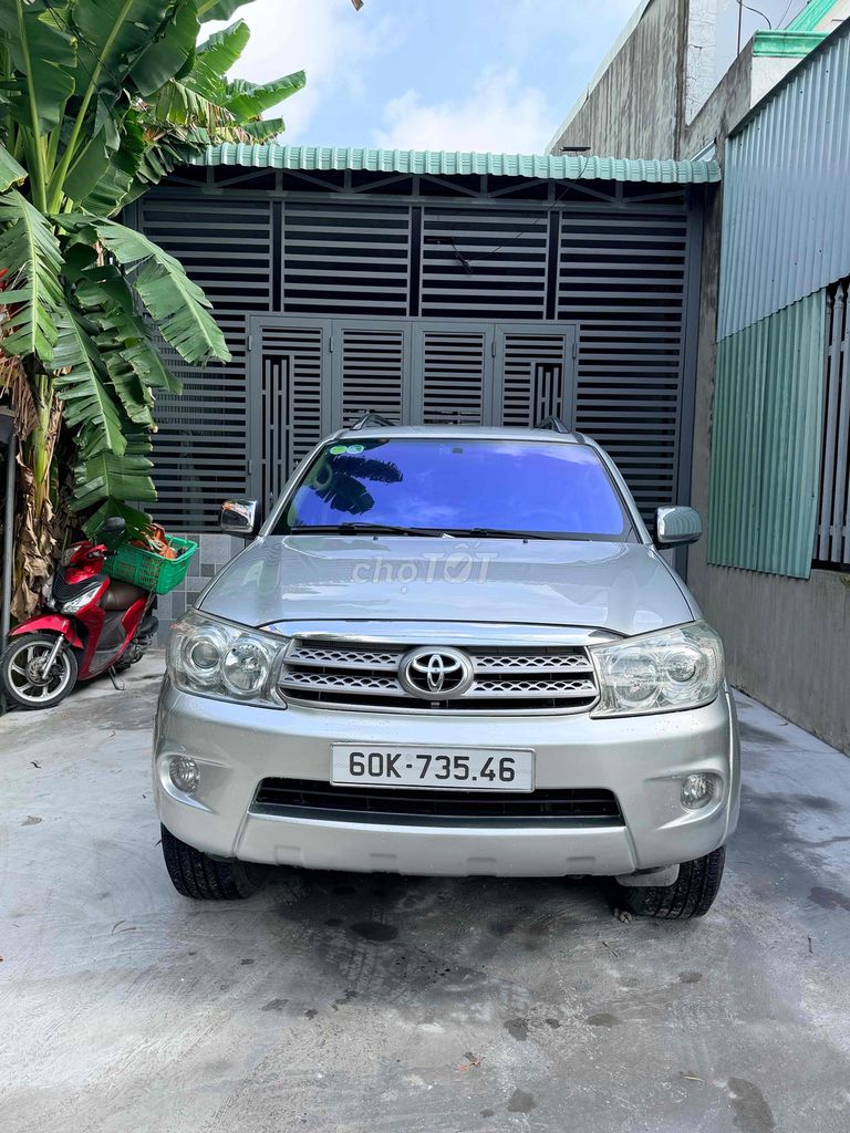 Toyota Fortuner 2009 - ảnh 2