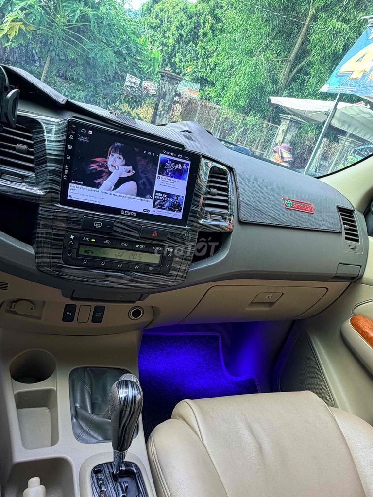 Toyota Fortuner 2009 - ảnh 3