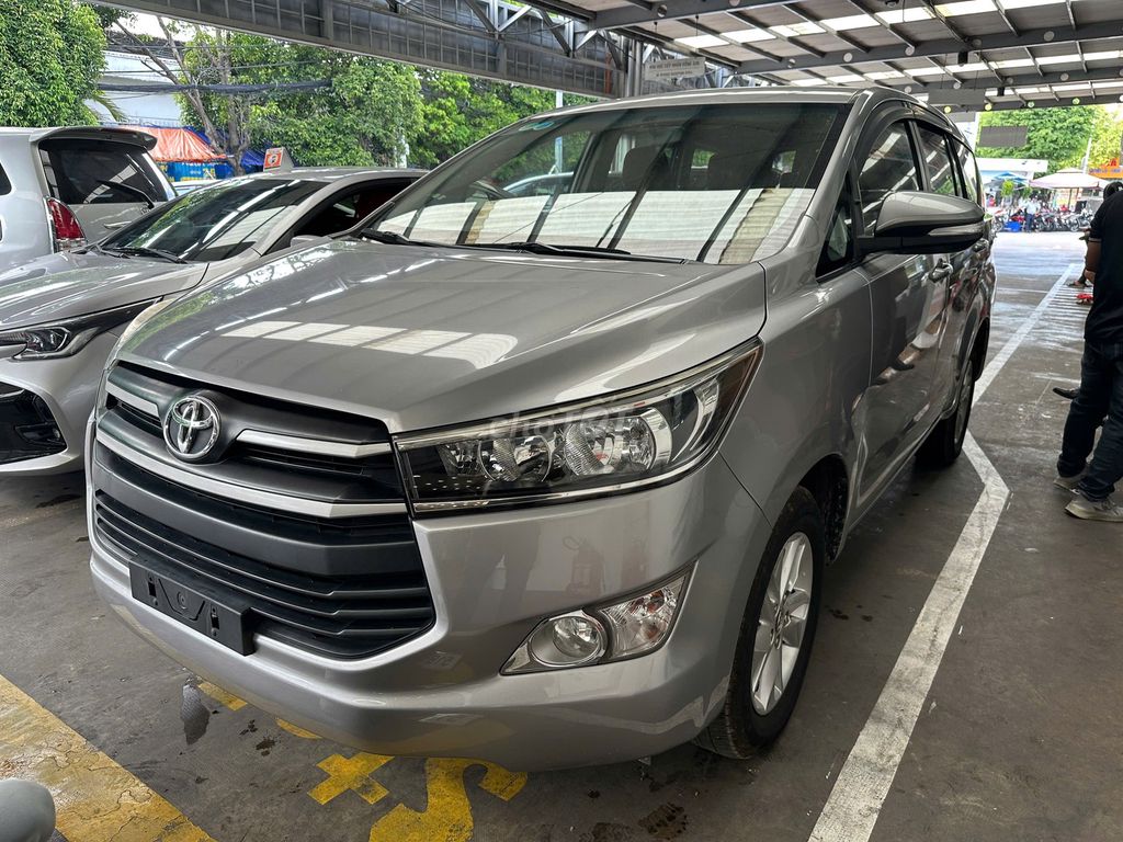 Toyota Innova 2.0E 2017 - ảnh 1