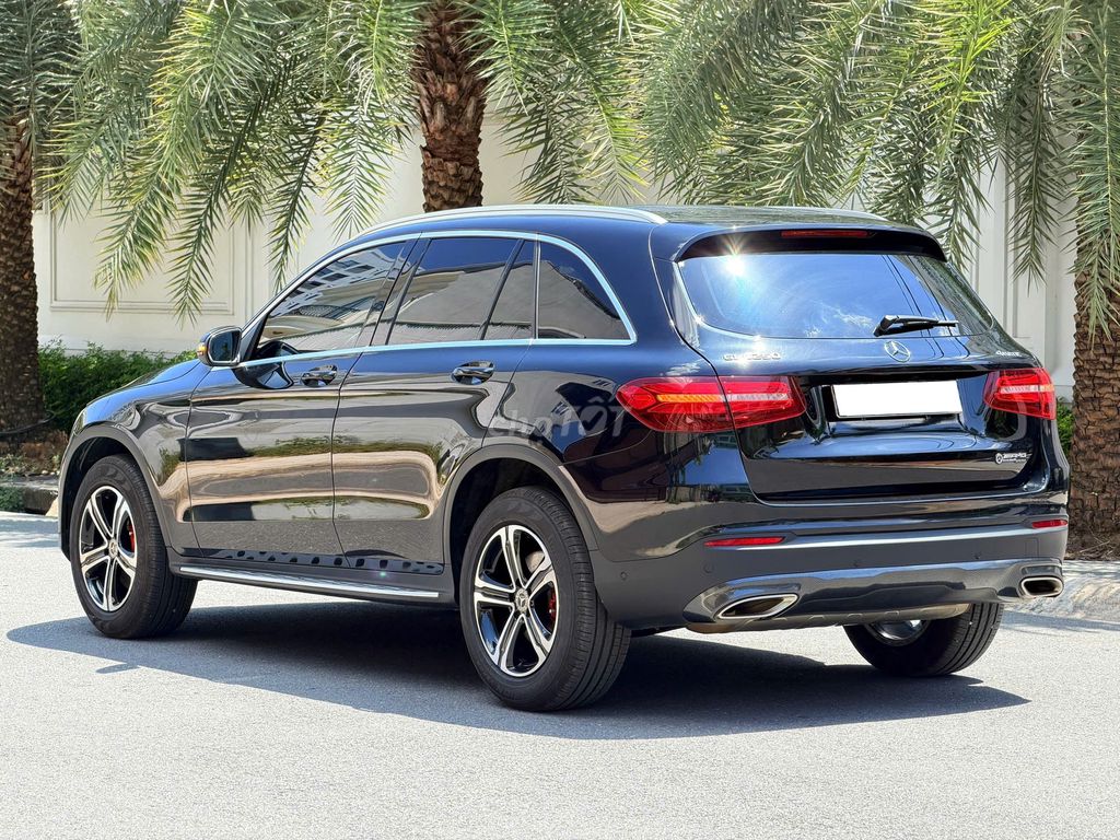 Mercedes-Benz GLC 2018 - ảnh 1