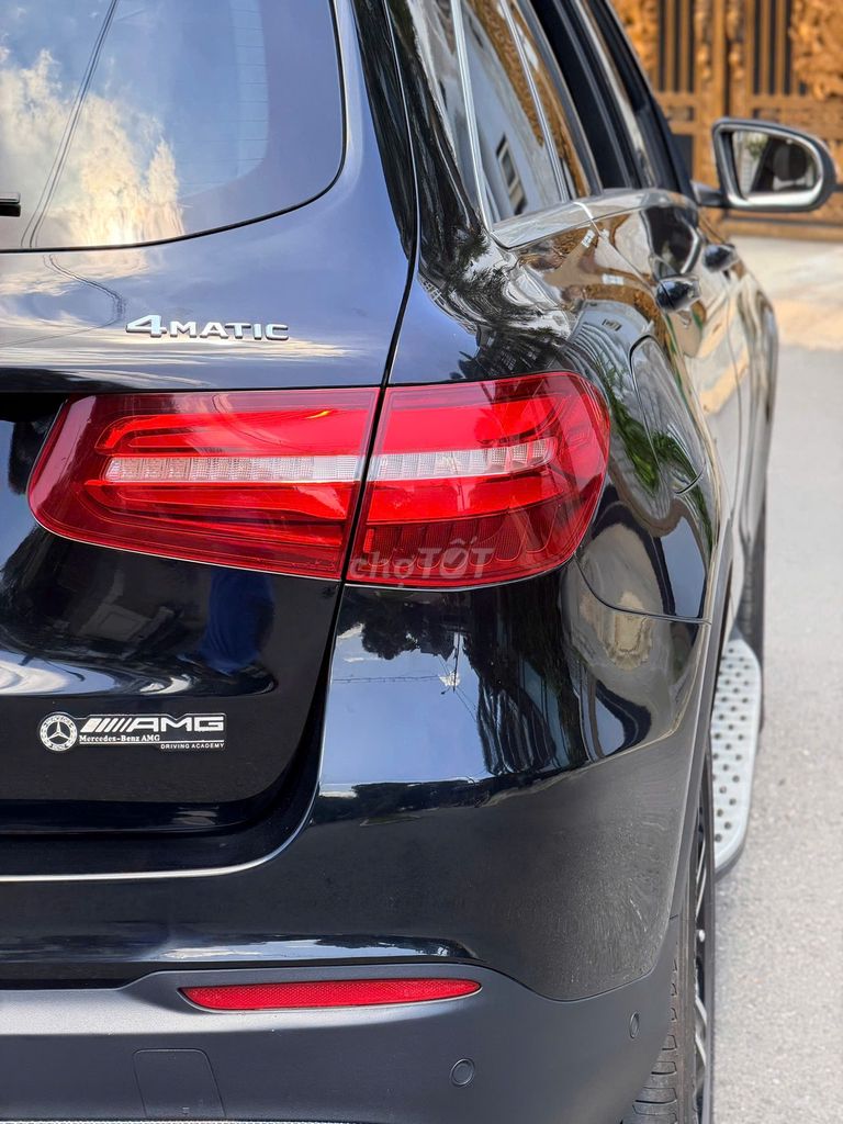 Mercedes-Benz GLC 2018 - ảnh 3