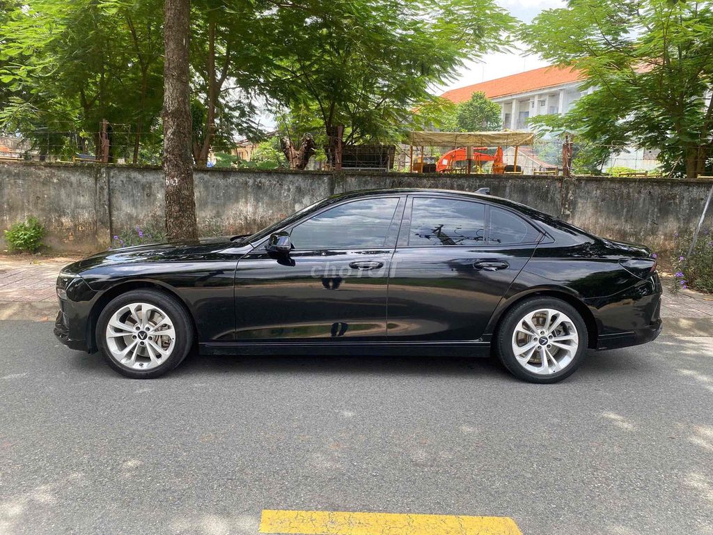 VinFast Lux A2.0 - ảnh 4