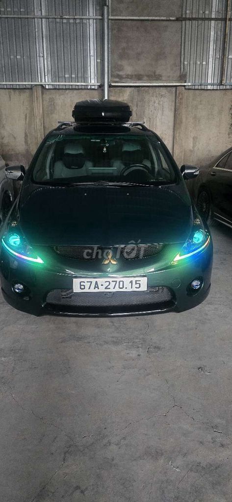 Mitsubishi Grandis - ảnh 1