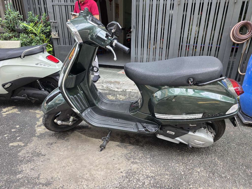 Vespa xanh 2009 - ảnh 3