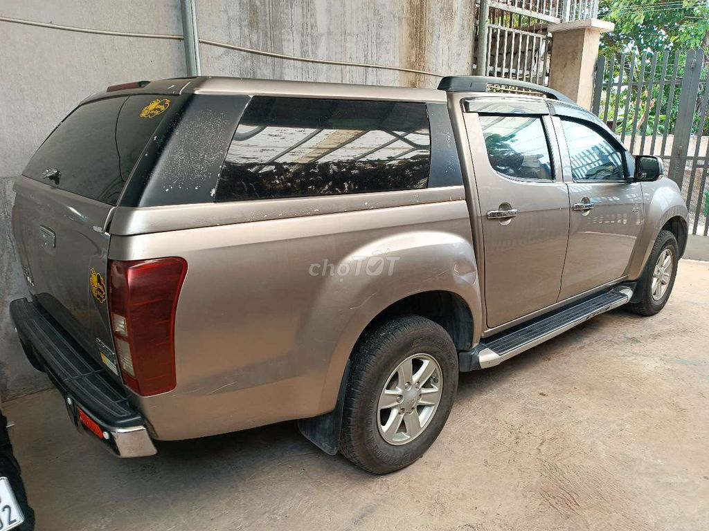 Isuzu 2015 - ảnh 1