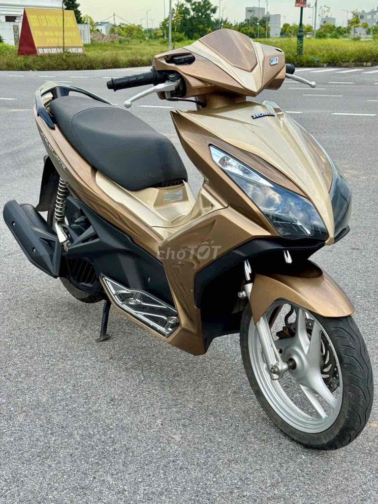 Honda Air Blade 2015 - ảnh 2