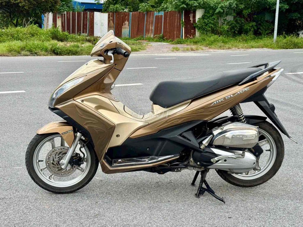 Honda Air Blade 2015 - ảnh 4