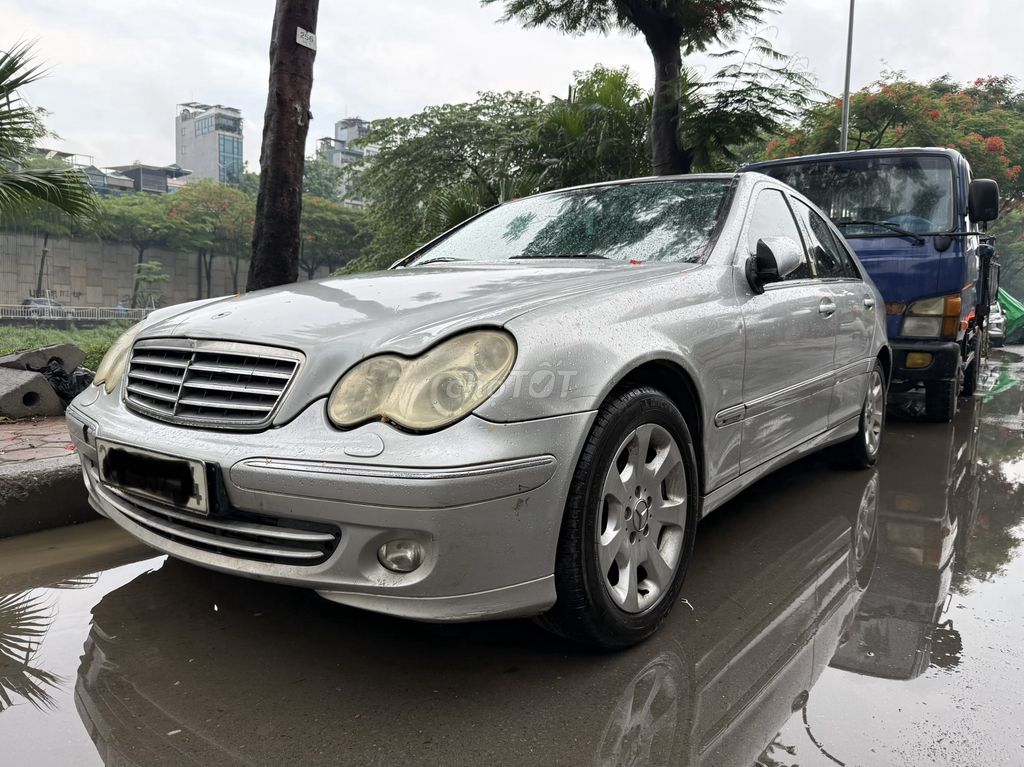 Mercedes-Benz 2004 - ảnh 1