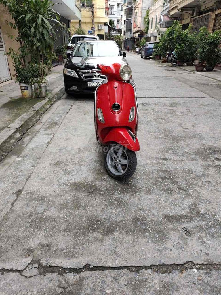 Piaggio Vespa 2012 - ảnh 3
