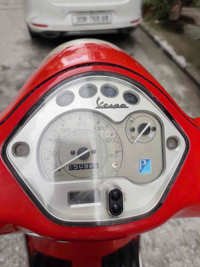 Piaggio Vespa 2012 - ảnh 4
