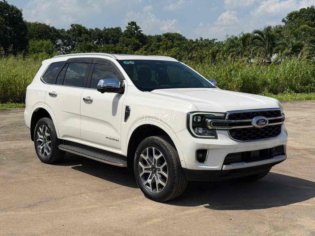 Ford Everest 2023 - ảnh 2