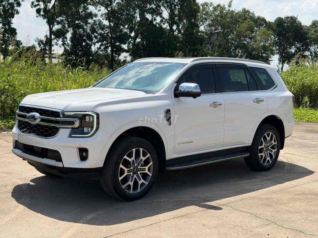 Ford Everest 2023 - ảnh 3