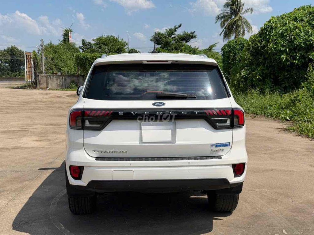 Ford Everest 2023 - ảnh 4