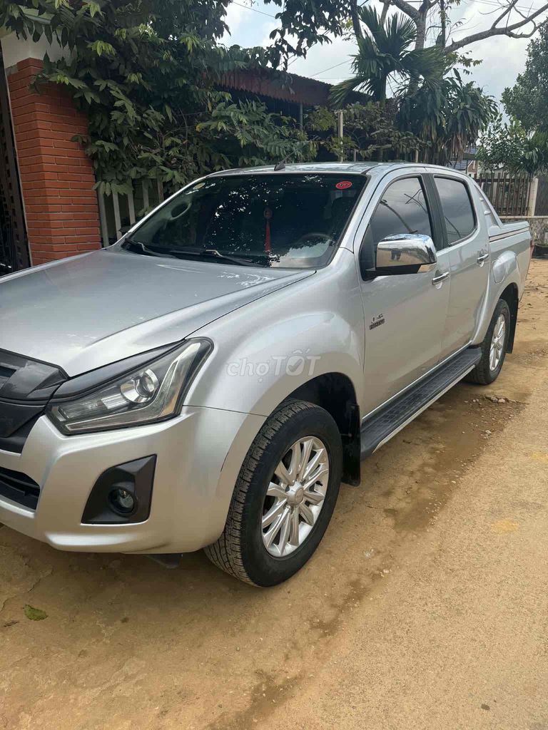 Isuzu Dmax 2028 - ảnh 1
