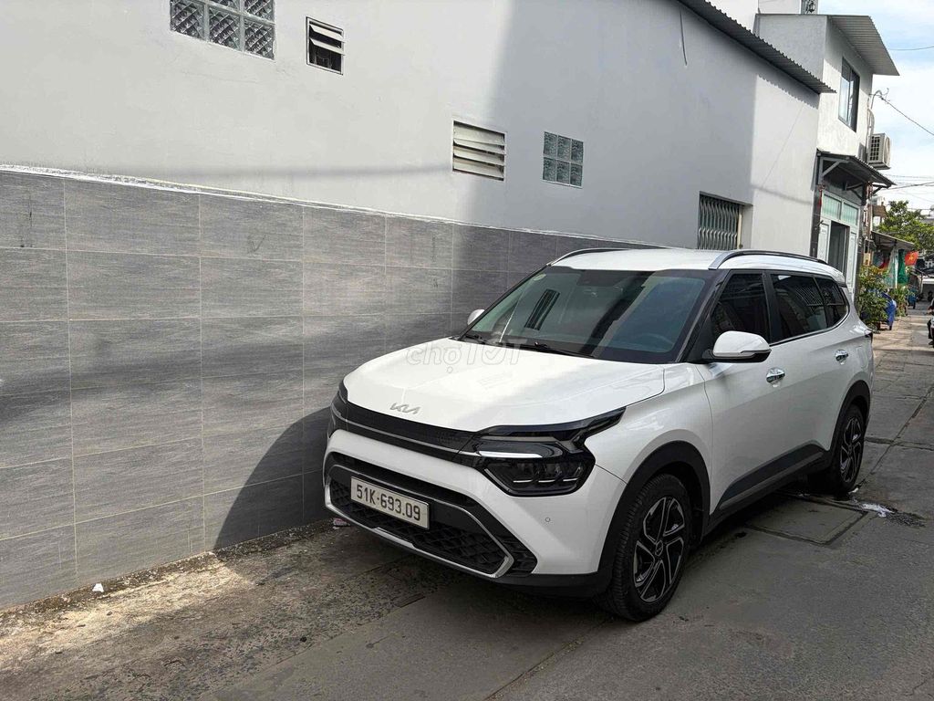 Kia Carens - ảnh 1
