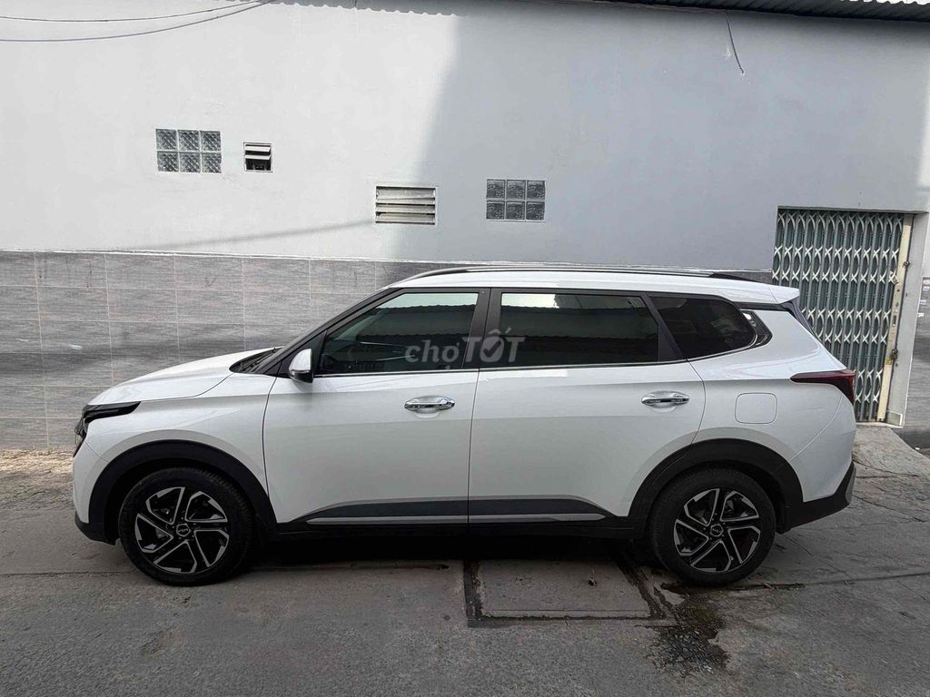 Kia Carens - ảnh 2