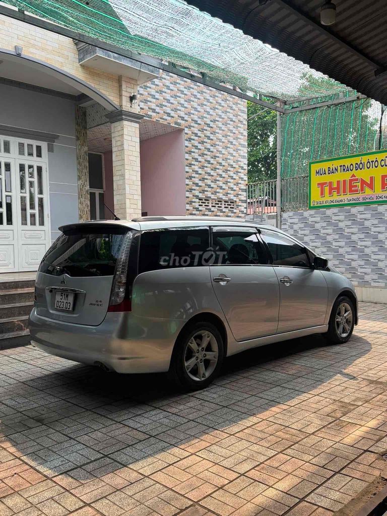 Mitsubishi Grandis 2008 - ảnh 4