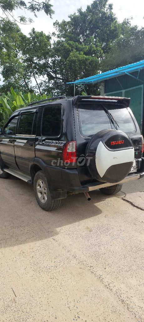 Isuzu 2004 - ảnh 2