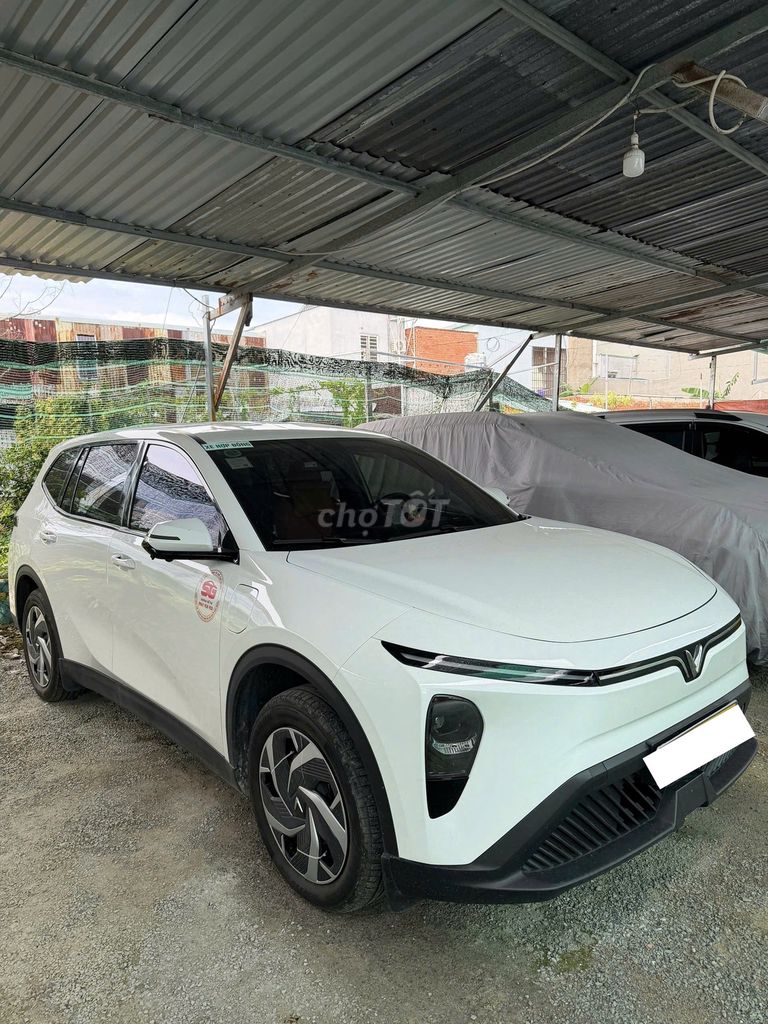 VinFast Limo Green 2026 - ảnh 1