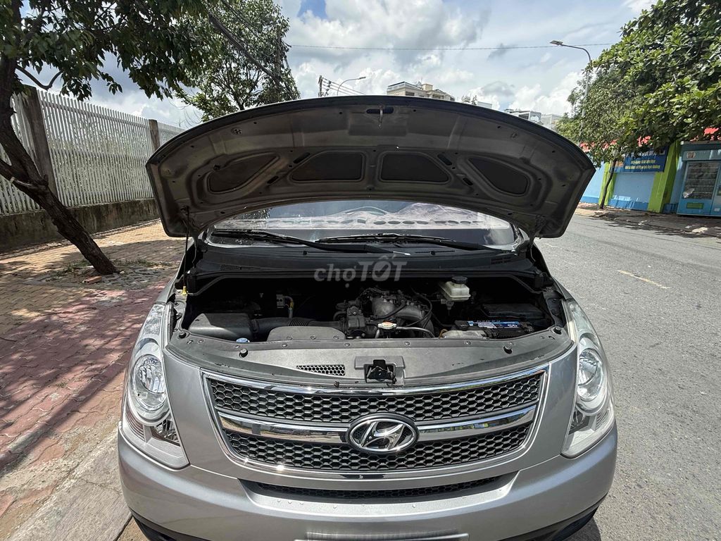 Hyundai Starex 2013 - ảnh 3