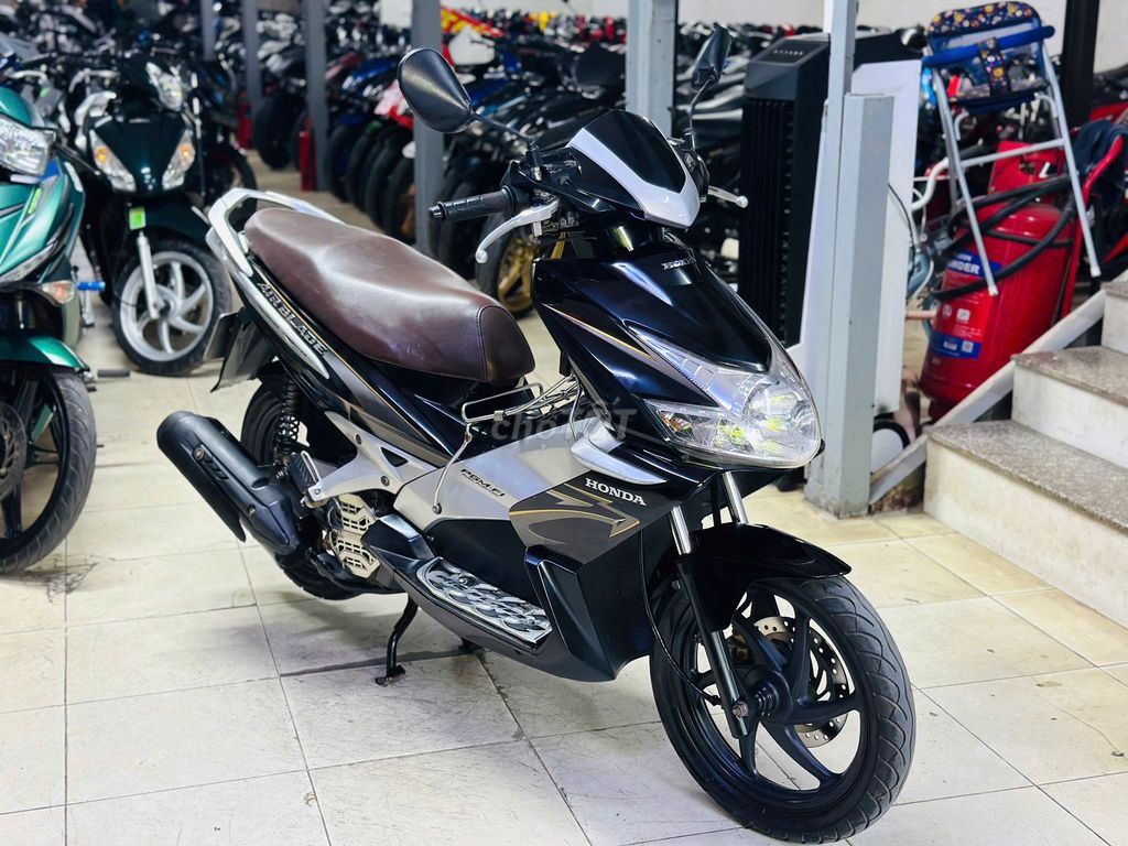 XE M 2010 - ảnh 3