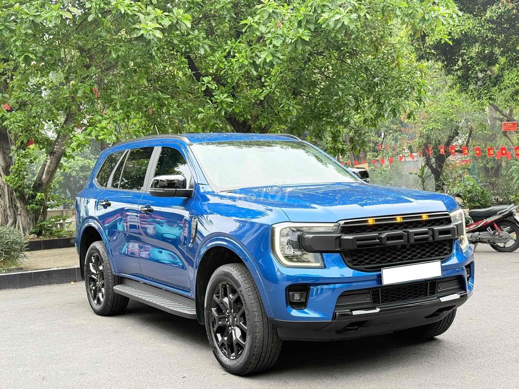 Ford Everest 2025 - ảnh 2