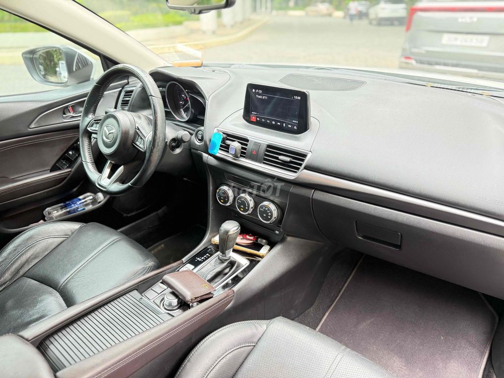Mazda 3 - ảnh 1