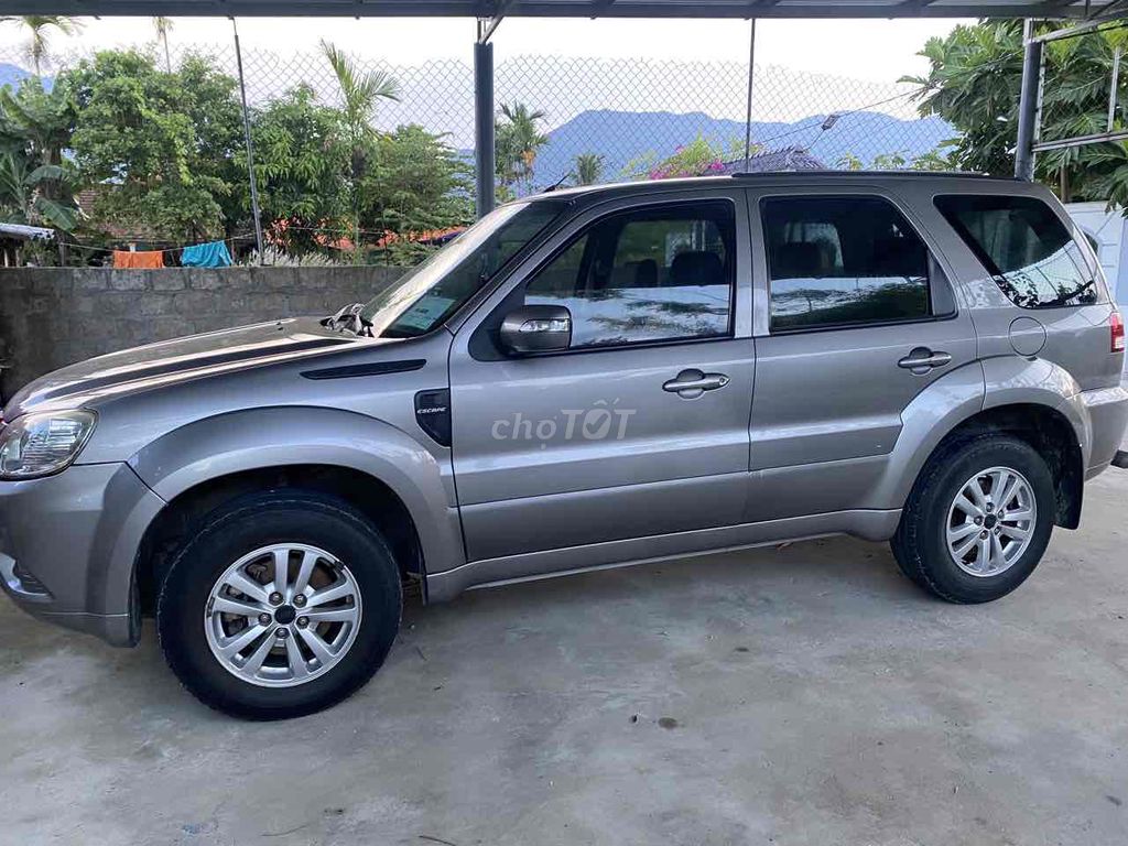 Ford Escape - ảnh 2