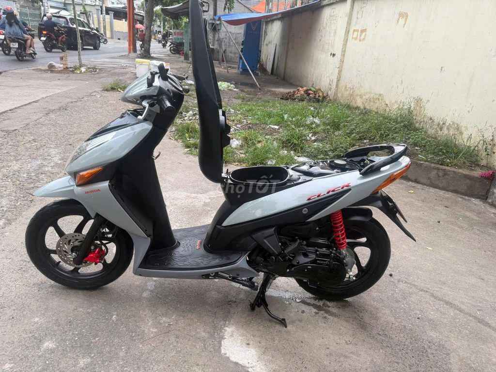 Honda Click 2011 - ảnh 3