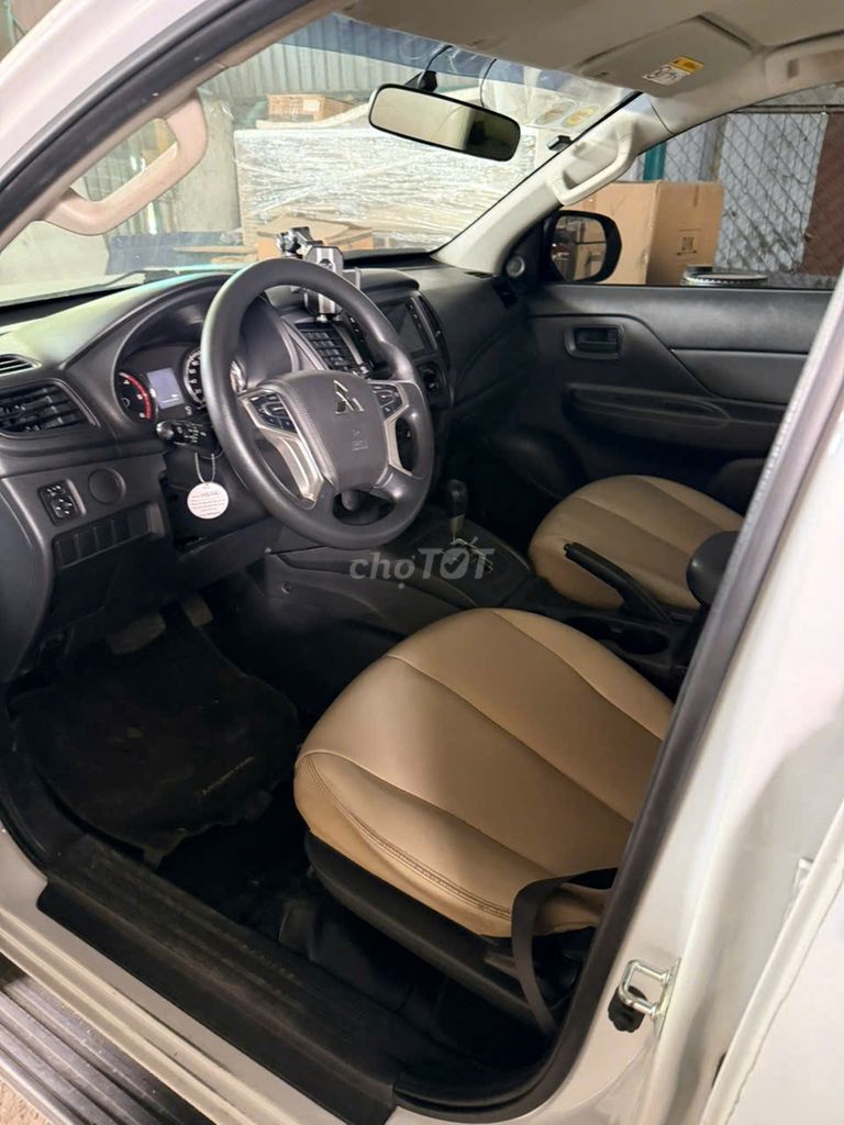 Mitsubishi Triton 2022 - ảnh 2