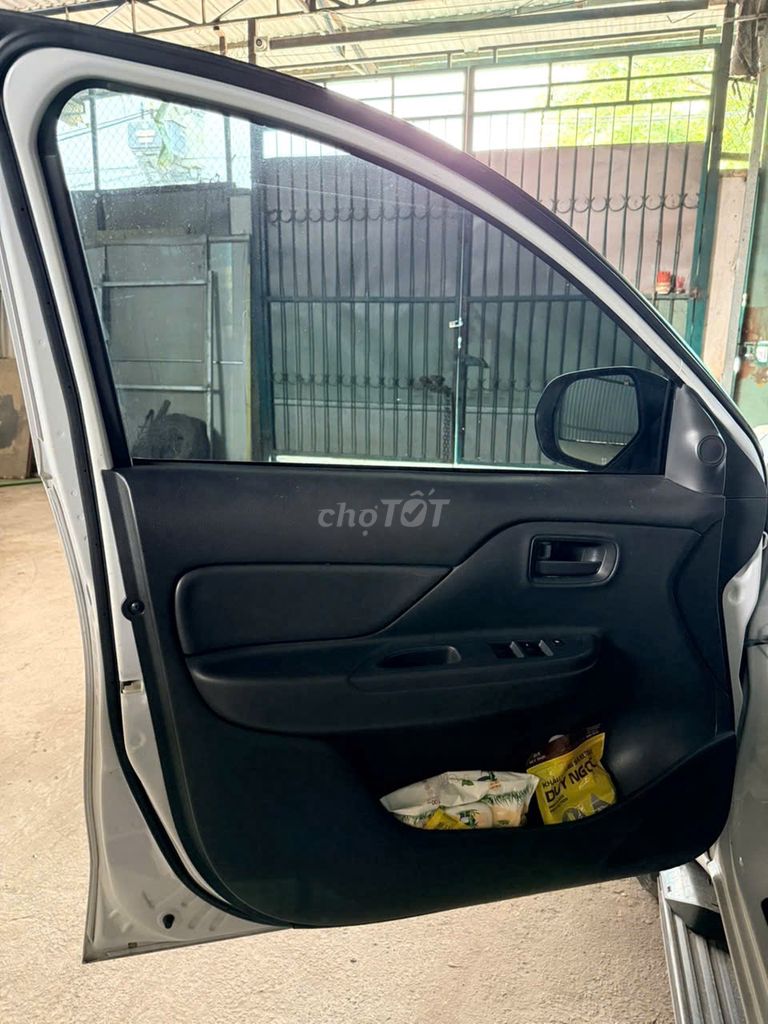 Mitsubishi Triton 2022 - ảnh 3