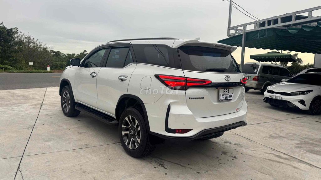 Toyota Fortuner 2021 - ảnh 3