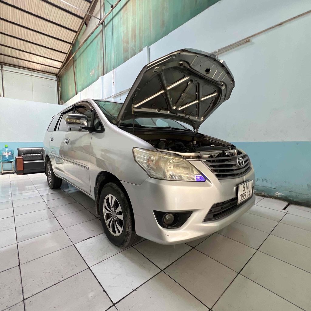 Toyota Innova 2012 - ảnh 3