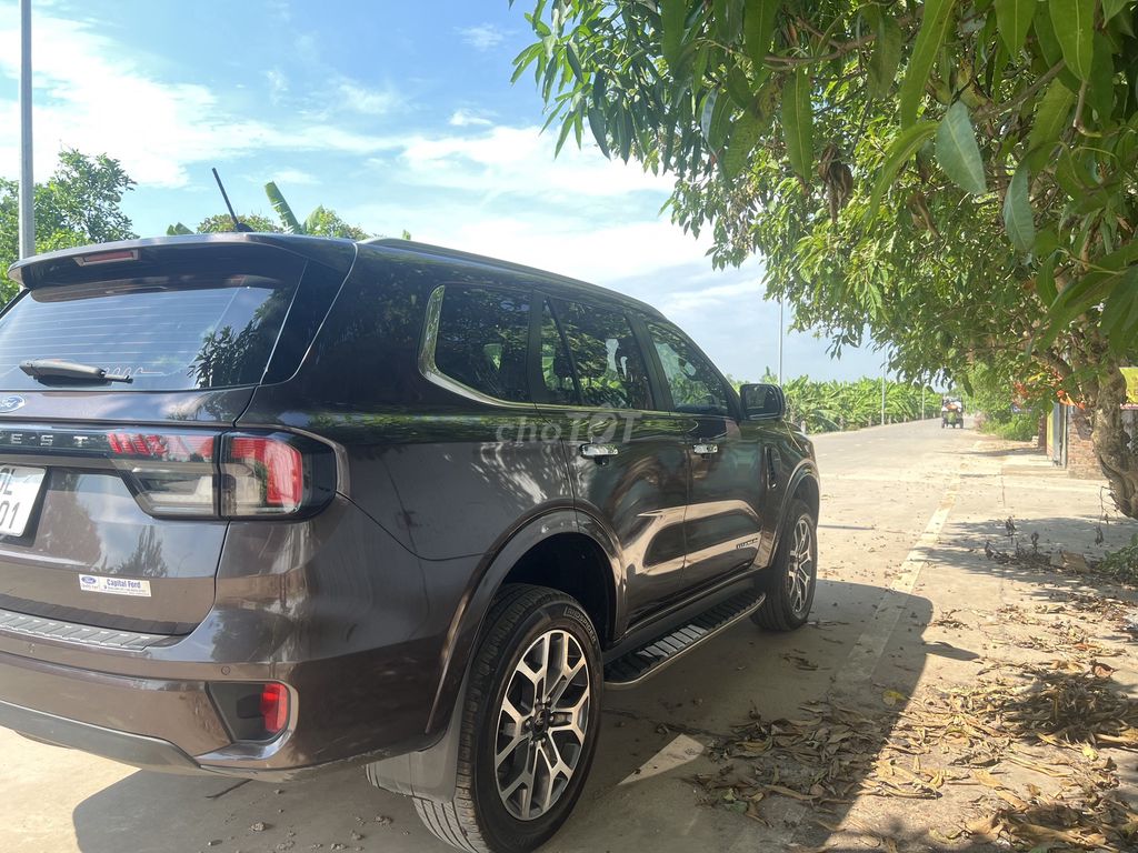 Ford Everest 2023 - ảnh 3