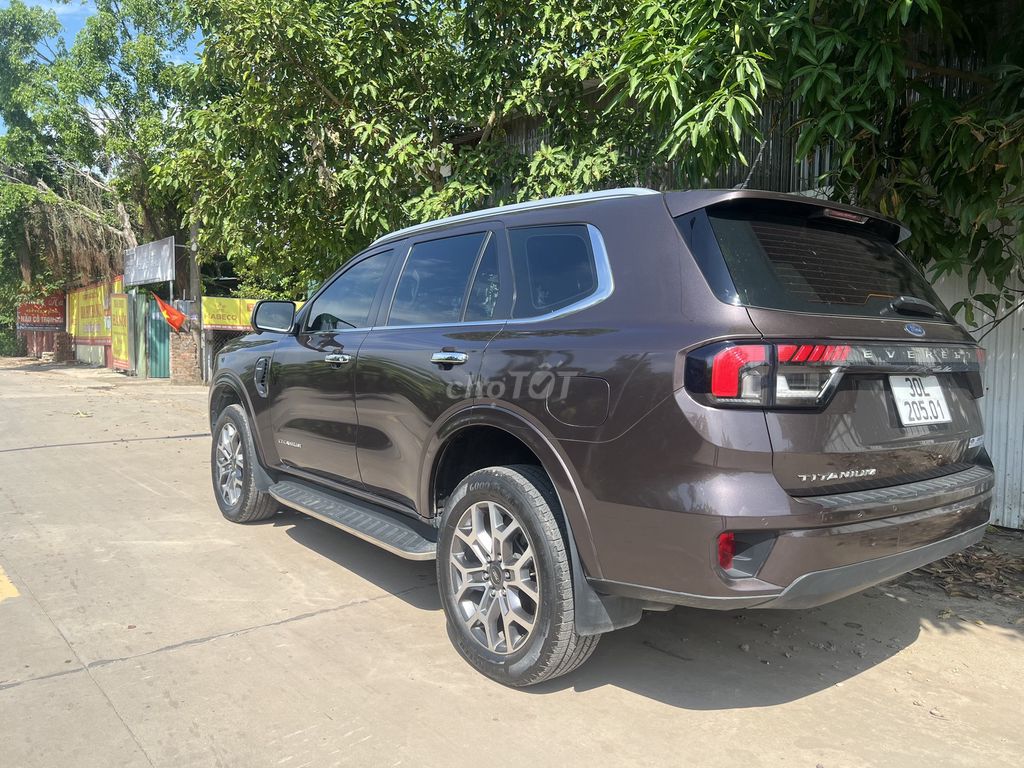 Ford Everest 2023 - ảnh 4