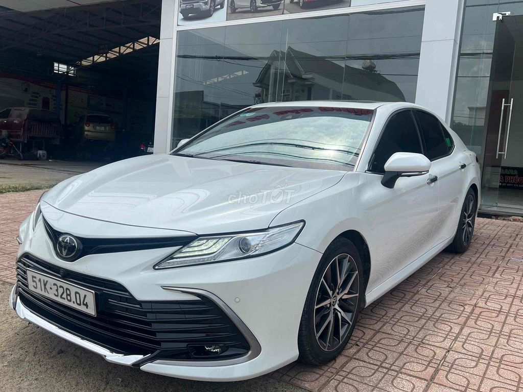 Toyota Camry 2024 - ảnh 1