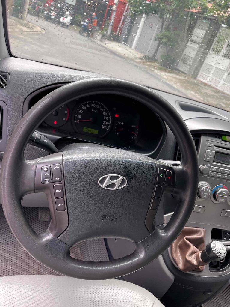 Hyundai Starex 2014 - ảnh 2