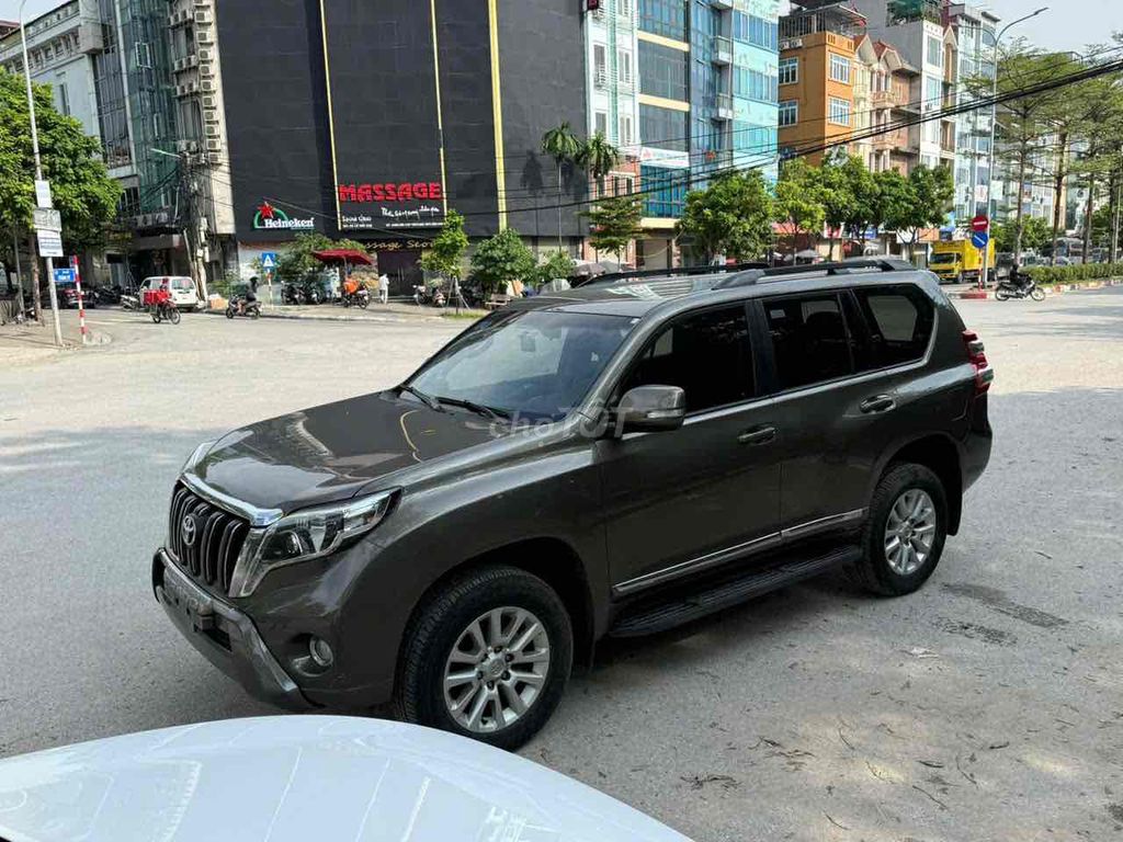 Toyota Land Cruiser Prado - ảnh 5