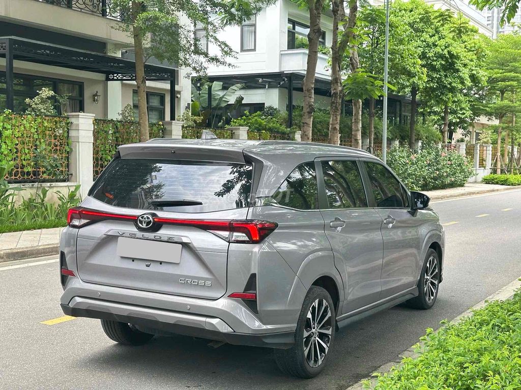 Toyota Veloz Cross - ảnh 1