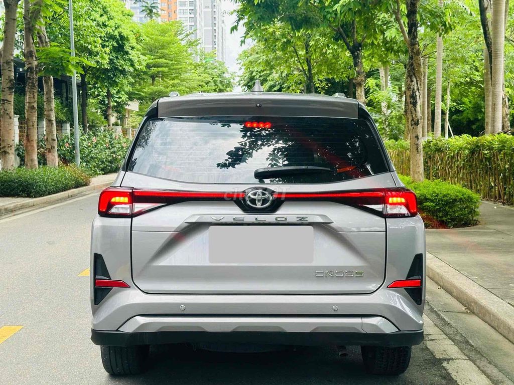 Toyota Veloz Cross - ảnh 2