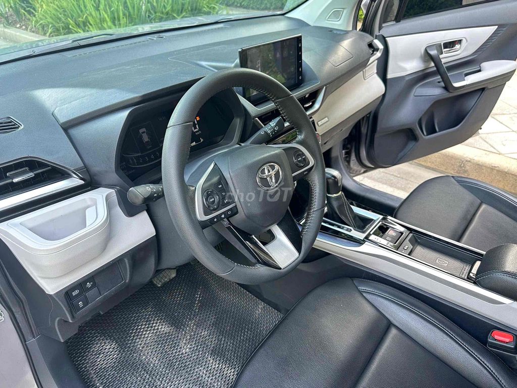 Toyota Veloz Cross - ảnh 4